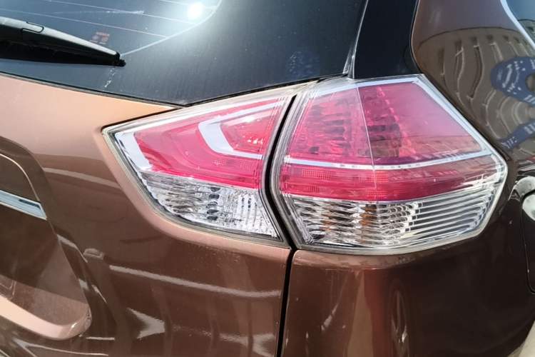 Used Nissan X-Trail 2015 2.0L CVT Comfort MAX Edition 2WD Right Rear Taillight