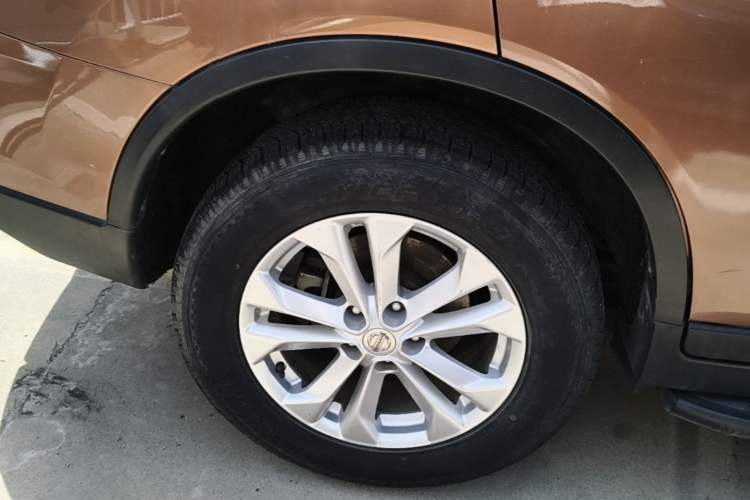 Used Nissan X-Trail 2015 2.0L CVT Comfort MAX Edition 2WD Right Rear Wheel Hub
