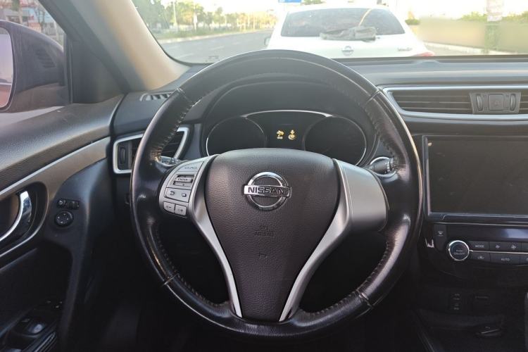 Used Nissan X-Trail 2015 2.0L CVT Comfort MAX Edition 2WD Steering Wheel