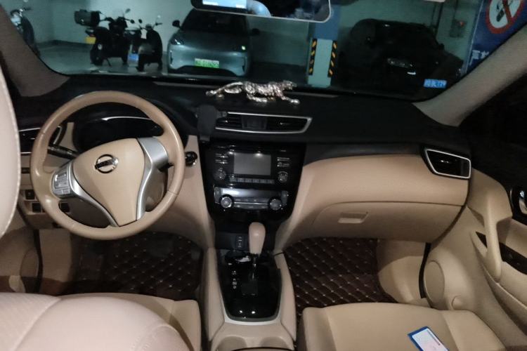 Used Nissan X-Trail 2015 2.0L CVT Comfort MAX Edition 2WD Steering Wheel