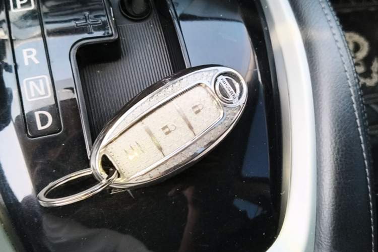 Used Nissan X-Trail 2015 2.0L CVT Comfort MAX Edition 2WD Vehicle Key