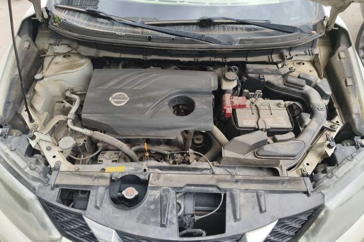 Used Nissan X-Trail 2015 2.0L CVT Comfort MAX Edition 2WD Engine Bay