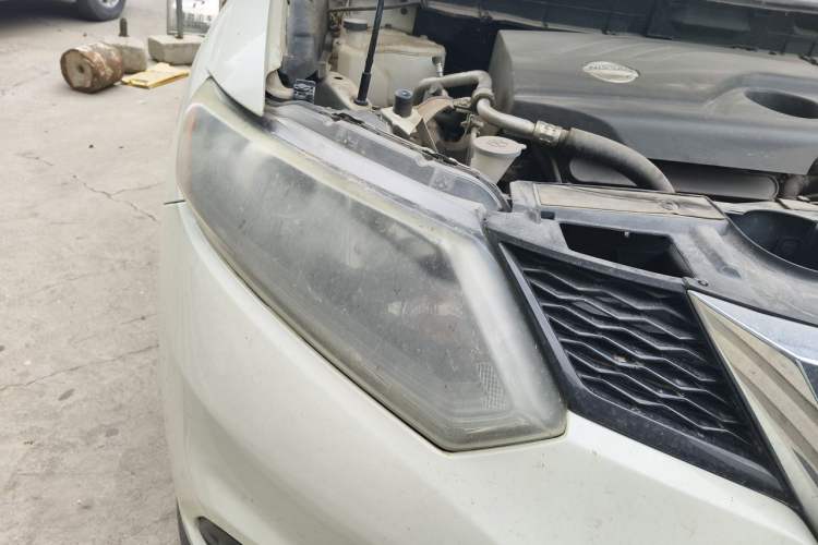 Used Nissan X-Trail 2015 2.0L CVT Comfort MAX Edition 2WD Right Front Headlight