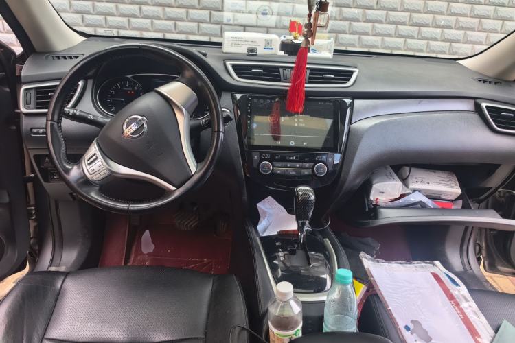 Used Nissan X-Trail 2015 2.0L CVT Comfort MAX Edition 2WD Center Console