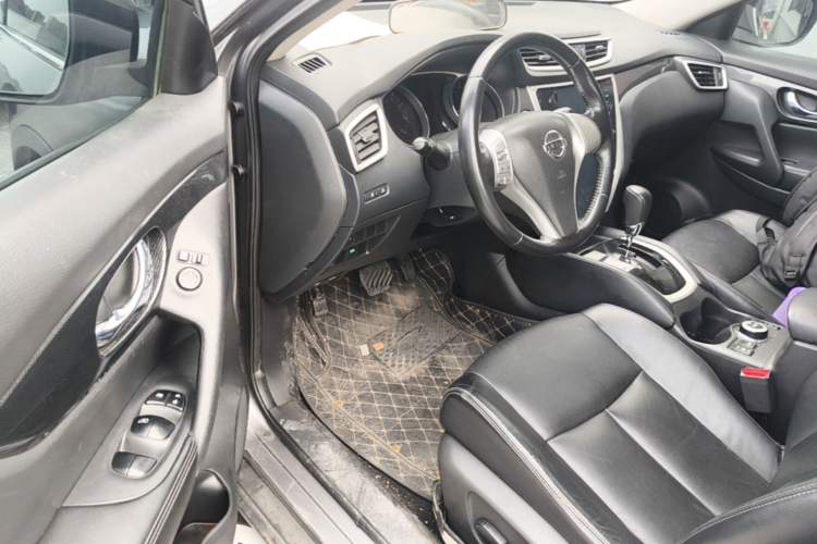 Used Nissan X-Trail 2015 2.5L CVT Leading MAX Edition 4WD Driver Seat