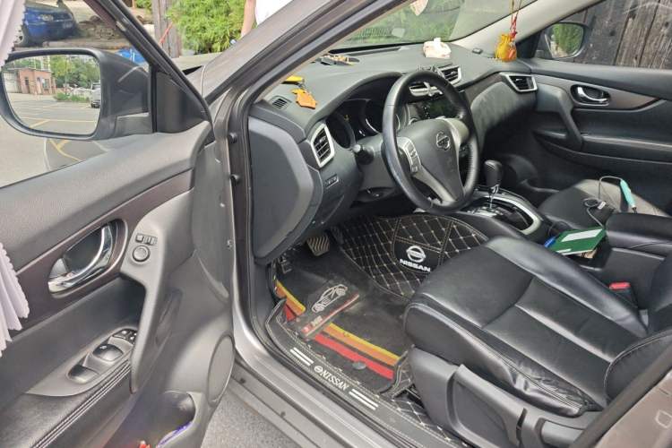 Used Nissan X-Trail 2015 2.0L CVT Comfort MAX Edition 2WD Driver Seat
