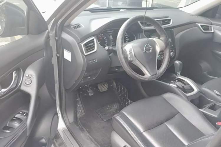 Used Nissan X-Trail 2015 2.0L CVT Comfort MAX Edition 2WD Driver Seat