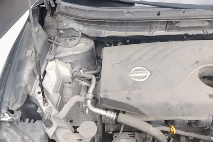 Used Nissan X-Trail 2015 2.0L CVT Comfort MAX Edition 2WD Engine Bay Right