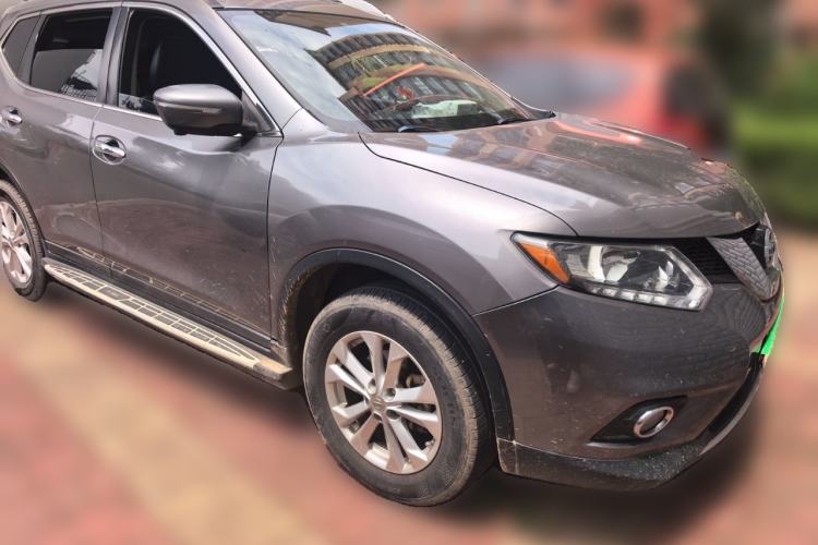 Used Nissan X-Trail 2015 2.0L CVT Comfort MAX Edition 2WD Front Right 45 Deg