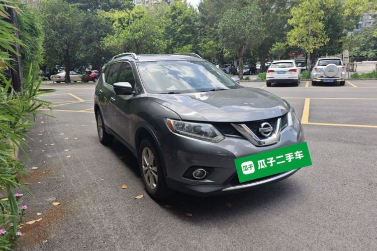 Used Nissan X-Trail 2015 2.0L CVT Comfort MAX Edition 2WD Front Right 45 Deg