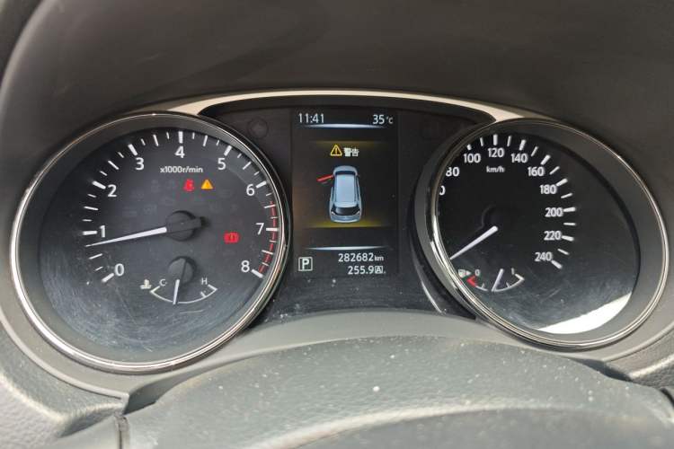 Used Nissan X-Trail 2015 2.0L CVT Comfort MAX Edition 2WD Instrument Cluster