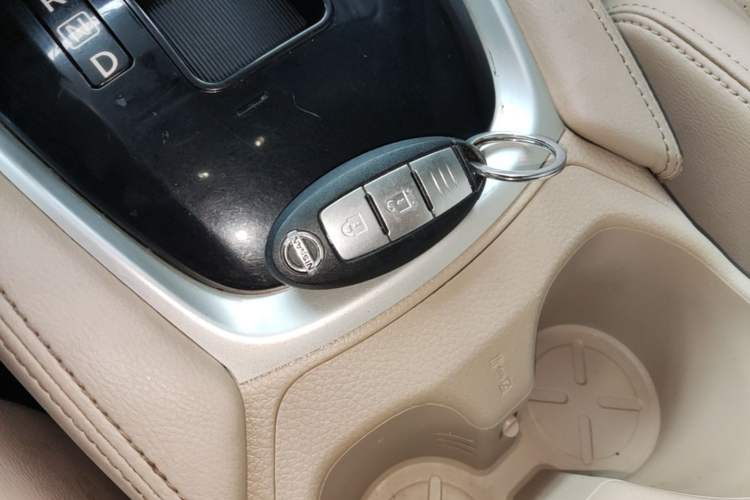 Used Nissan X-Trail 2015 2.0L CVT Comfort MAX Edition 2WD Interior 1