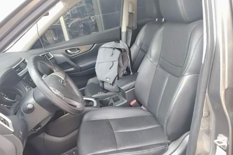 Used Nissan X-Trail 2015 2.0L CVT Comfort MAX Edition 2WD Left Front Seat