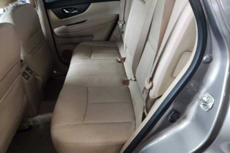 Used Nissan X-Trail 2015 2.0L CVT Comfort MAX Edition 2WD Left Rear Seat