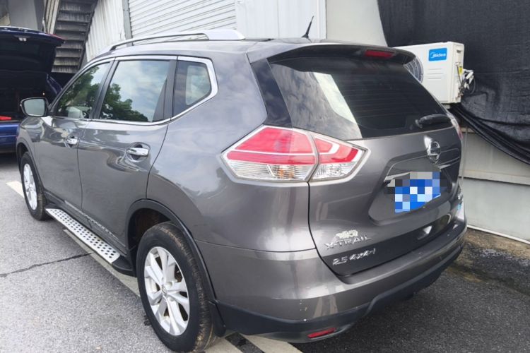 Used Nissan X-Trail 2015 2.5L CVT Leading MAX Edition 4WD Rear Left 45 Deg
