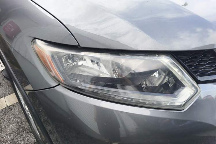 Used Nissan X-Trail 2015 2.5L CVT Leading MAX Edition 4WD Right Front Headlight
