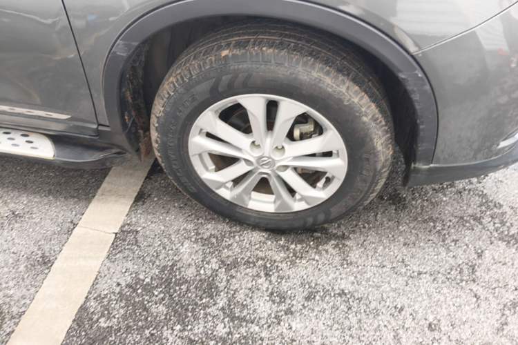 Used Nissan X-Trail 2015 2.5L CVT Leading MAX Edition 4WD Right Front Wheel Hub