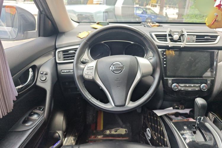 Used Nissan X-Trail 2015 2.0L CVT Comfort MAX Edition 2WD Steering Wheel