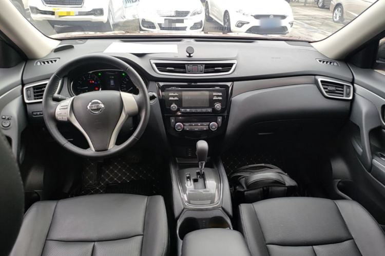 Used Nissan X-Trail 2015 2.0L CVT Comfort MAX Edition 2WD Center Console