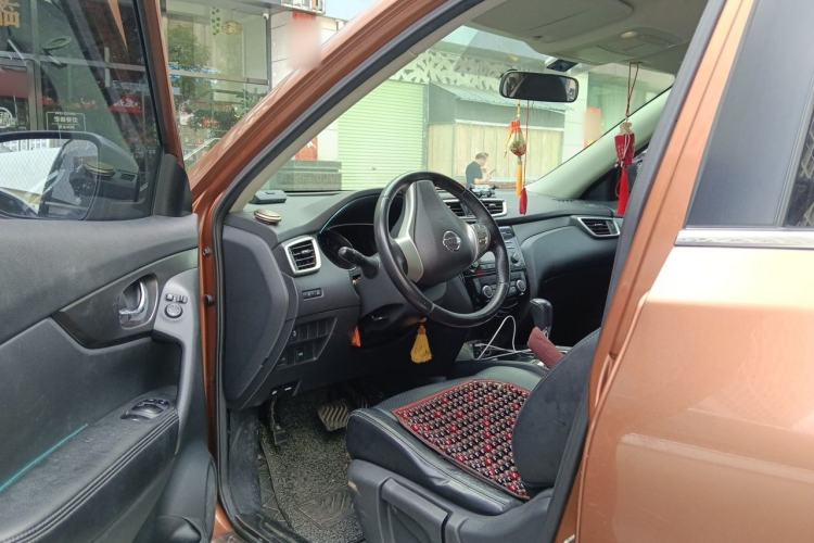 Used Nissan X-Trail 2015 2.0L CVT Comfort MAX Edition 2WD Driver Seat