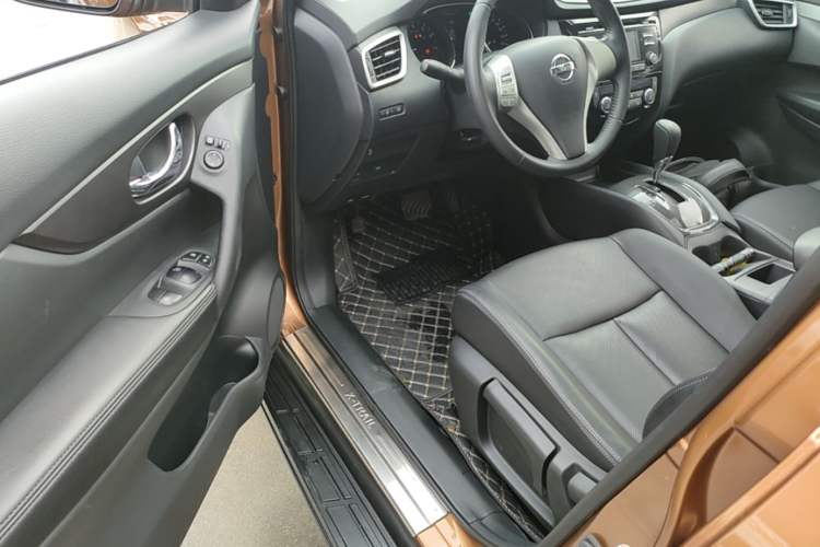 Used Nissan X-Trail 2015 2.0L CVT Comfort MAX Edition 2WD Driver Seat