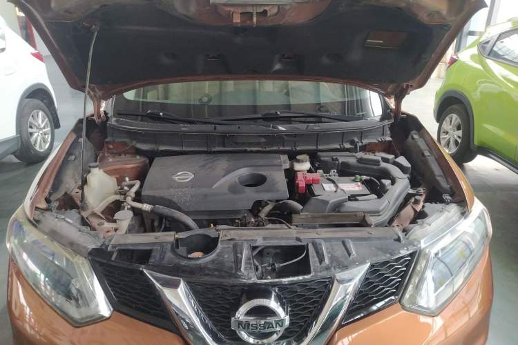 Used Nissan X-Trail 2015 2.0L CVT Comfort MAX Edition 2WD Engine Bay