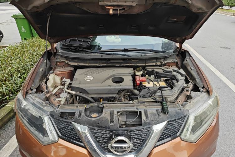 Used Nissan X-Trail 2015 2.0L CVT Comfort MAX Edition 2WD Engine Bay