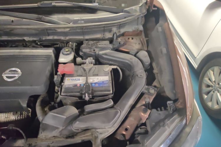Used Nissan X-Trail 2015 2.5L CVT Leading MAX Edition 4WD Engine Bay Left