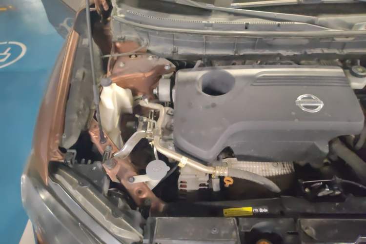Used Nissan X-Trail 2015 2.5L CVT Leading MAX Edition 4WD Engine Bay Right