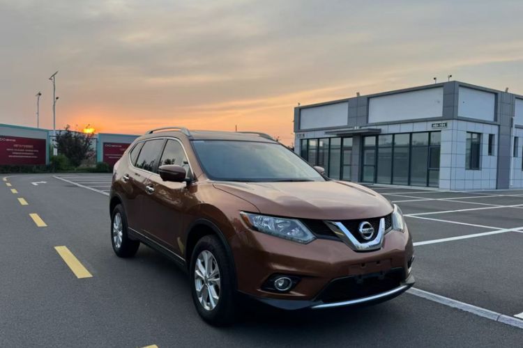 Used Nissan X-Trail 2015 2.5L CVT Leading MAX Edition 4WD Exterior 3