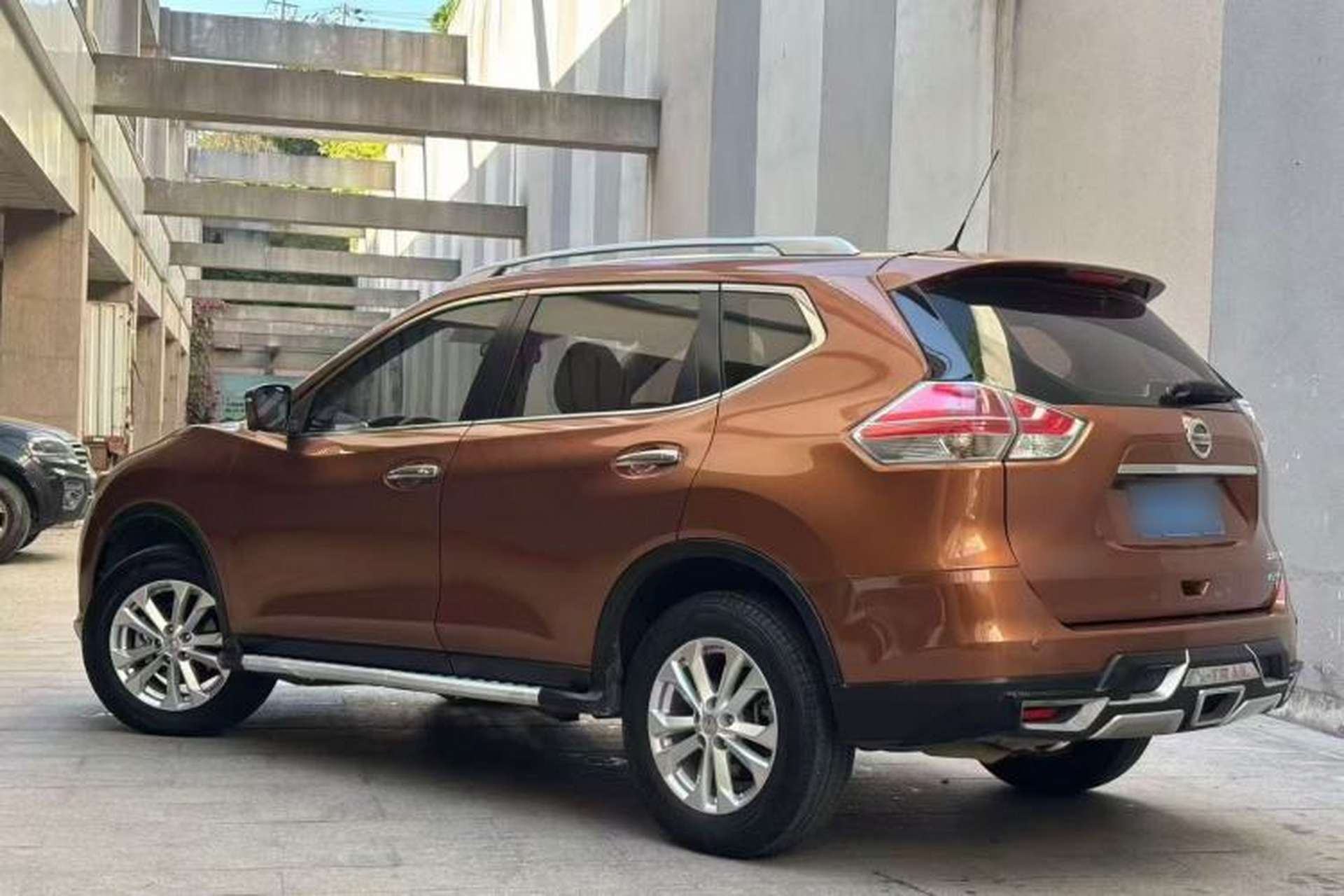 Used Nissan X-Trail 2015 2.0L CVT Comfort MAX Edition 2WD Exterior 4