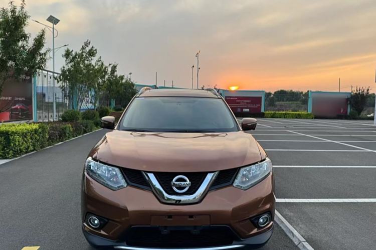 Used Nissan X-Trail 2015 2.5L CVT Leading MAX Edition 4WD Exterior 6