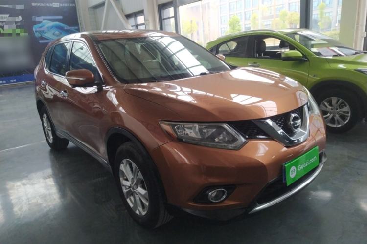 Used Nissan X-Trail 2015 2.0L CVT Comfort MAX Edition 2WD Front Right 45 Deg