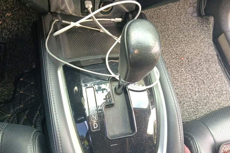Used Nissan X-Trail 2015 2.0L CVT Comfort MAX Edition 2WD Gear Lever