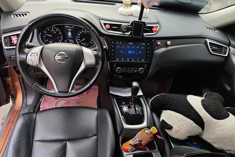 Used Nissan X-Trail 2015 2.0L CVT Comfort MAX Edition 2WD Interior 2
