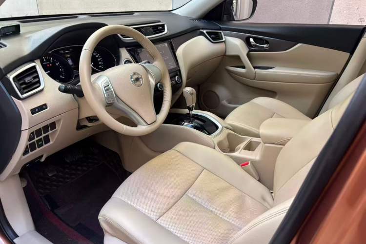 Used Nissan X-Trail 2015 2.0L CVT Comfort MAX Edition 2WD Interior 2