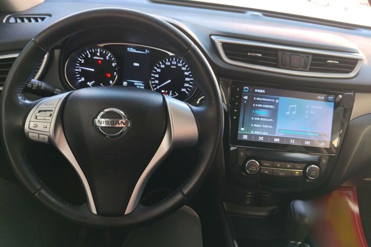 Used Nissan X-Trail 2015 2.0L CVT Comfort MAX Edition 2WD Interior 3