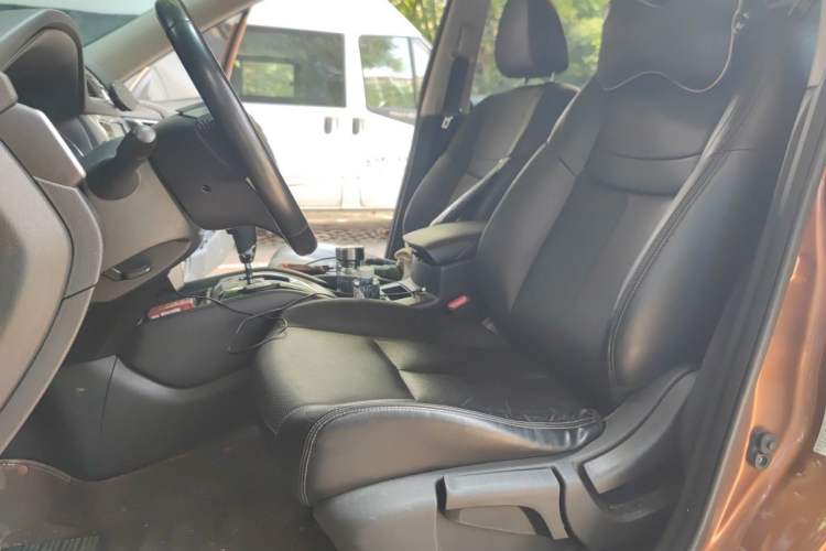 Used Nissan X-Trail 2015 2.0L CVT Comfort MAX Edition 2WD Left Front Seat