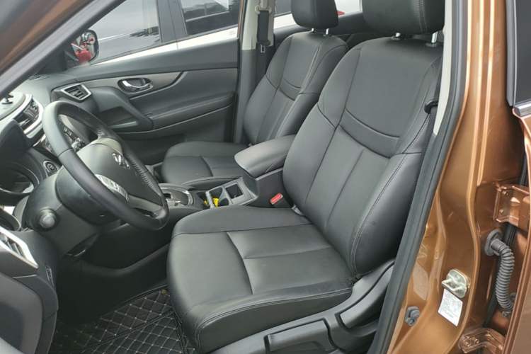 Used Nissan X-Trail 2015 2.0L CVT Comfort MAX Edition 2WD Left Front Seat