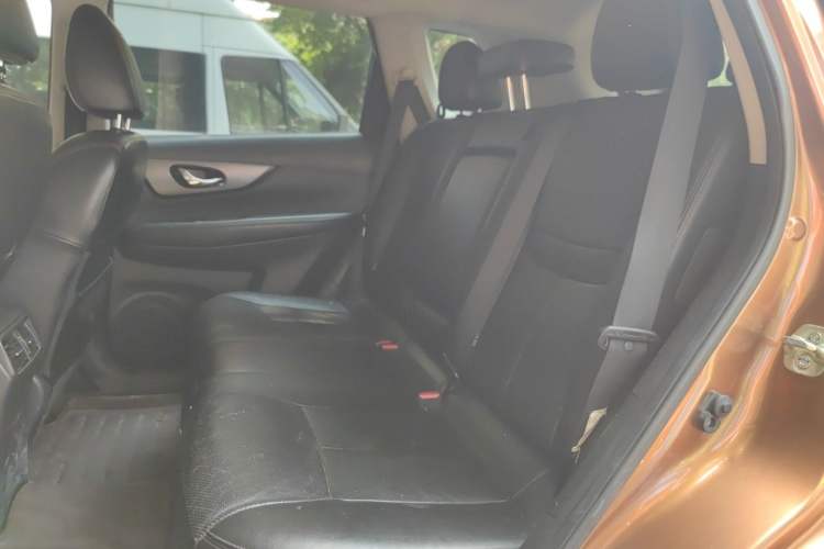 Used Nissan X-Trail 2015 2.0L CVT Comfort MAX Edition 2WD Left Rear Seat
