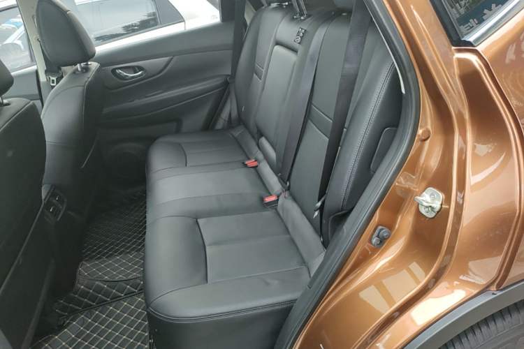 Used Nissan X-Trail 2015 2.0L CVT Comfort MAX Edition 2WD Left Rear Seat