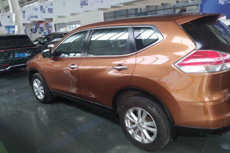 Used Nissan X-Trail 2015 2.0L CVT Comfort MAX Edition 2WD Left Side