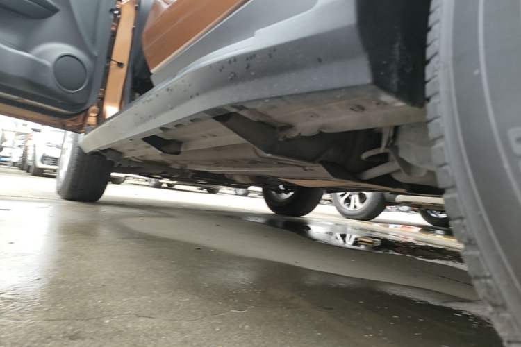 Used Nissan X-Trail 2015 2.0L CVT Comfort MAX Edition 2WD Left Side Sill