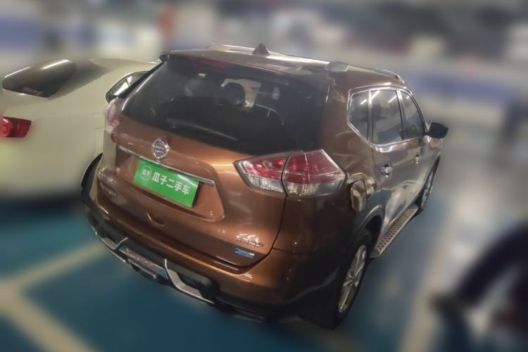 Used Nissan X-Trail 2015 2.5L CVT Leading MAX Edition 4WD Rear Right 45 Deg