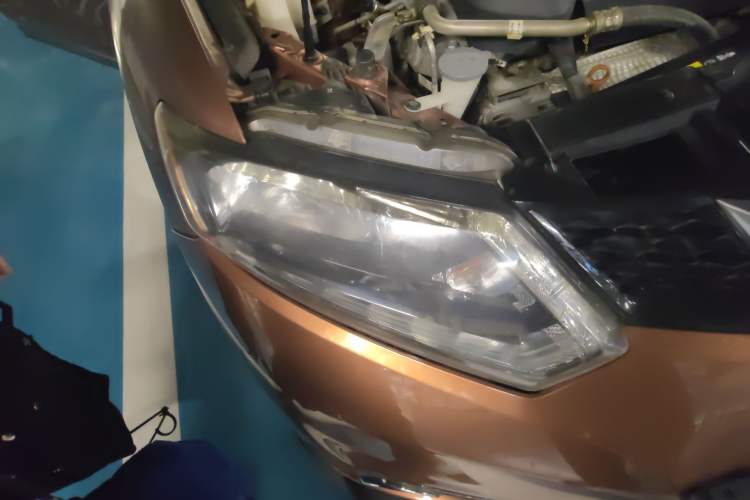 Used Nissan X-Trail 2015 2.5L CVT Leading MAX Edition 4WD Right Front Headlight