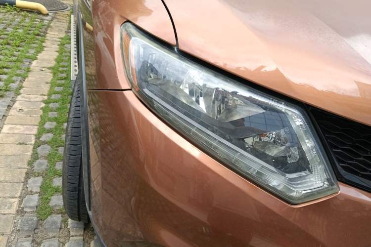 Used Nissan X-Trail 2015 2.0L CVT Comfort MAX Edition 2WD Right Front Headlight