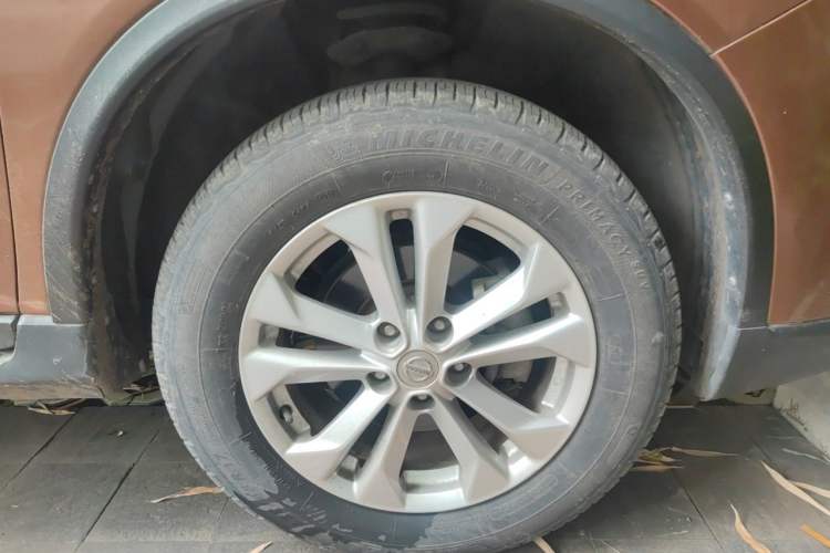 Used Nissan X-Trail 2015 2.0L CVT Comfort MAX Edition 2WD Right Front Wheel Hub