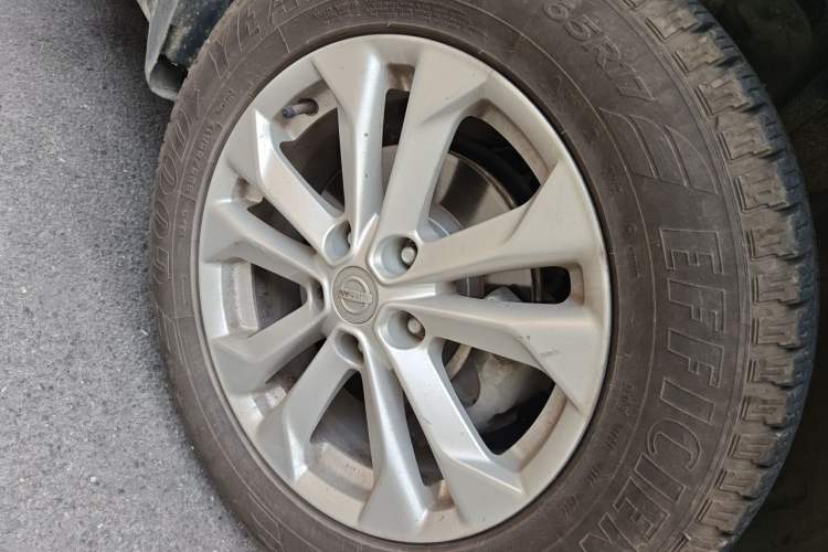 Used Nissan X-Trail 2015 2.0L CVT Comfort MAX Edition 2WD Right Front Wheel Hub