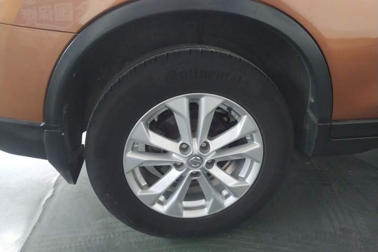 Used Nissan X-Trail 2015 2.0L CVT Comfort MAX Edition 2WD Right Rear Wheel Hub