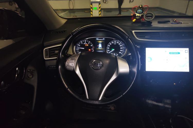 Used Nissan X-Trail 2015 2.5L CVT Leading MAX Edition 4WD Steering Wheel